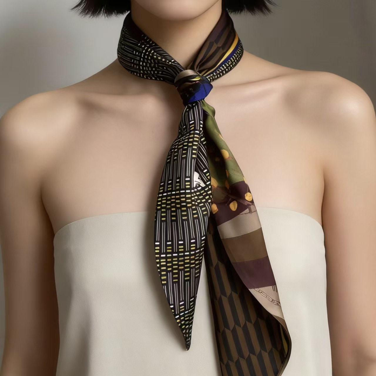 Lenço de Seda Luxuoso Estampad - Silk Neck Scarf avaliação e preço